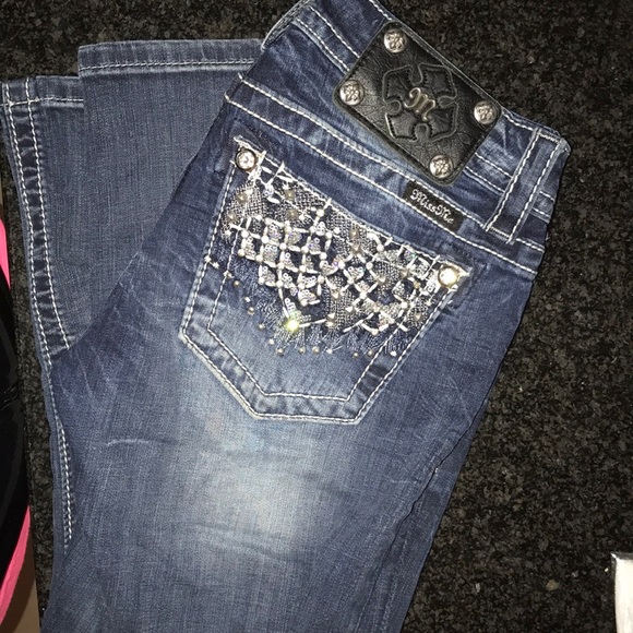 Sz26 Miss Me Capris - Picture 2 of 3